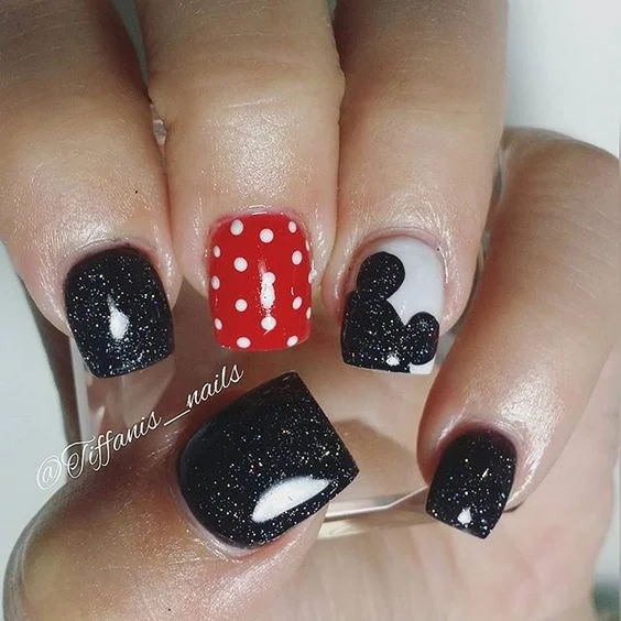 disney nails26